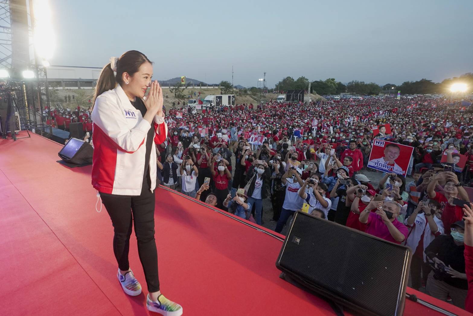 อุ๊งอิ๊ง ลงพื้นที่จังหวัดกาญจนบุรี