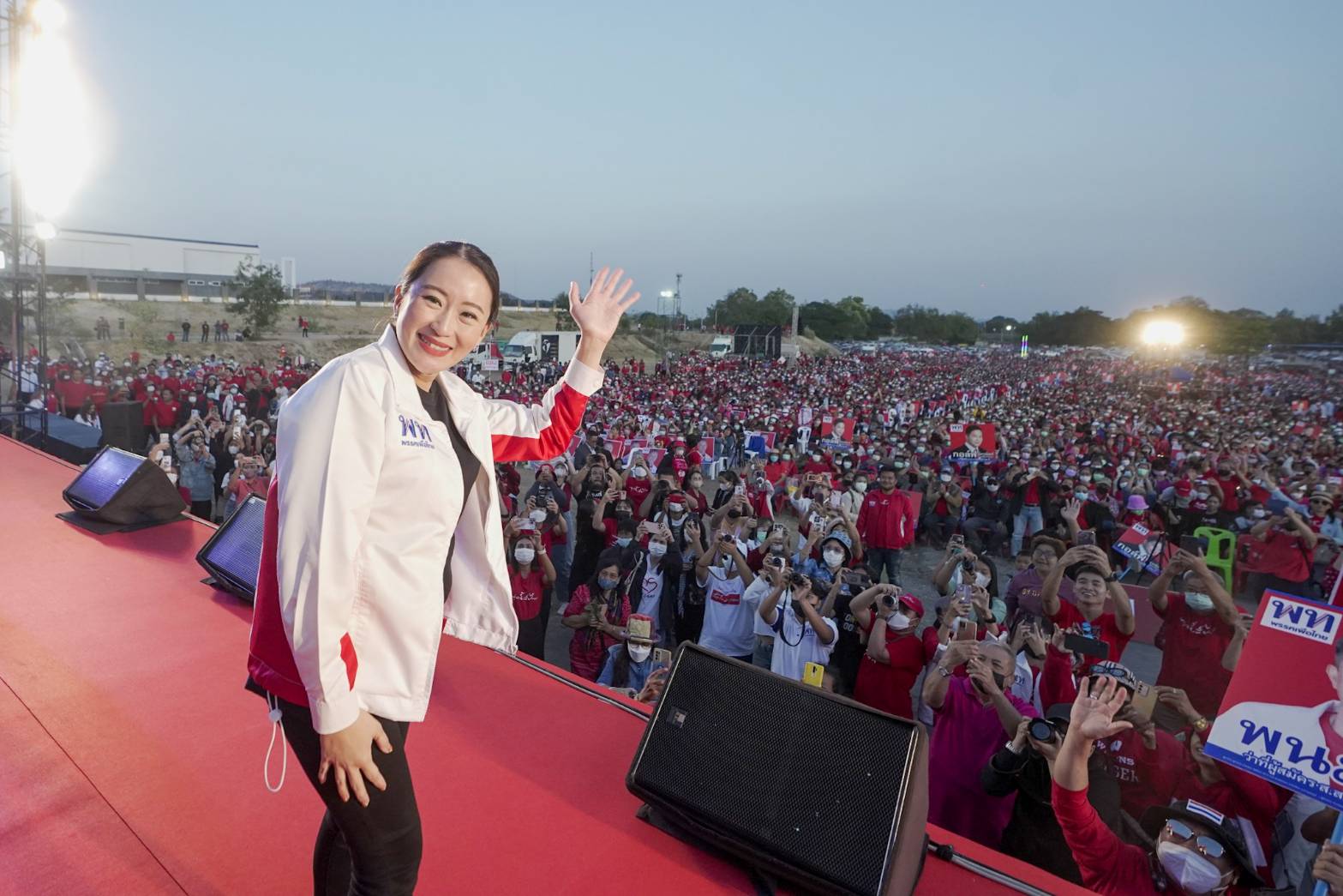 อุ๊งอิ๊ง ลงพื้นที่จังหวัดกาญจนบุรี