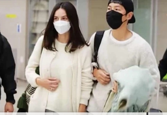 ซงจุนกิ กับ เคที หลุยส์