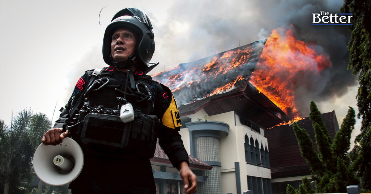 บุกปล้นบ้านรัฐมนตรีคลัง-นักการเมืองอินโดนีเซีย ประชาชนแค้นที่คุณชีวิตตกต่ำแต่นักการเมืองกลับได้เงินเพิ่ม