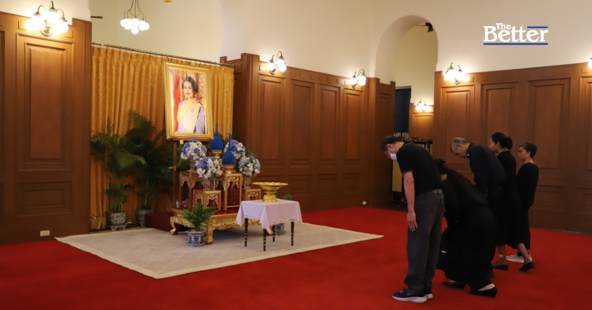 พสกนิกรหลั่งไหล! ร่วมลงนามถวายความอาลัย ‘สมเด็จพระบรมราชชนนีพันปีหลวง’